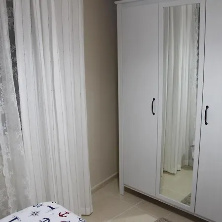 Апартаменты Kinzi House