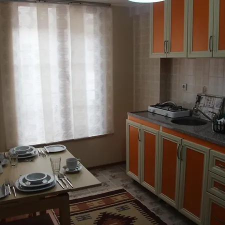 Kinzi House Апартаменты