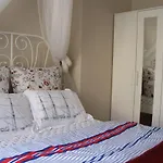 Kinzi House Daire