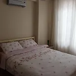 Kinzi House Daire