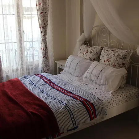 Kinzi House Apartment