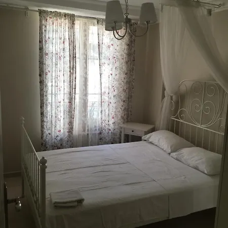 Kinzi House Apartment